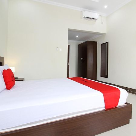 เรดดอร์ซ ชาเรียะฮ์ พลัส แอท จากัล บาวะฮ์ 3 Hotel Kejayan ภายนอก รูปภาพ